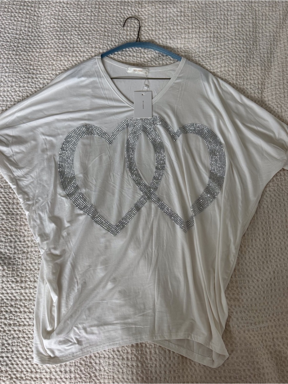 Women's White V-Neck Short Sleeve Top with Rhinestone Double Hearts